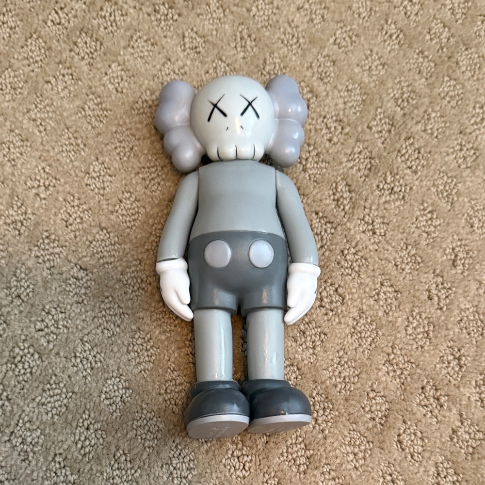 KAWS figure Replica